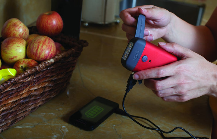 Red Cross Crank-Powered Clip-On Flashlight & Smartphone Charger